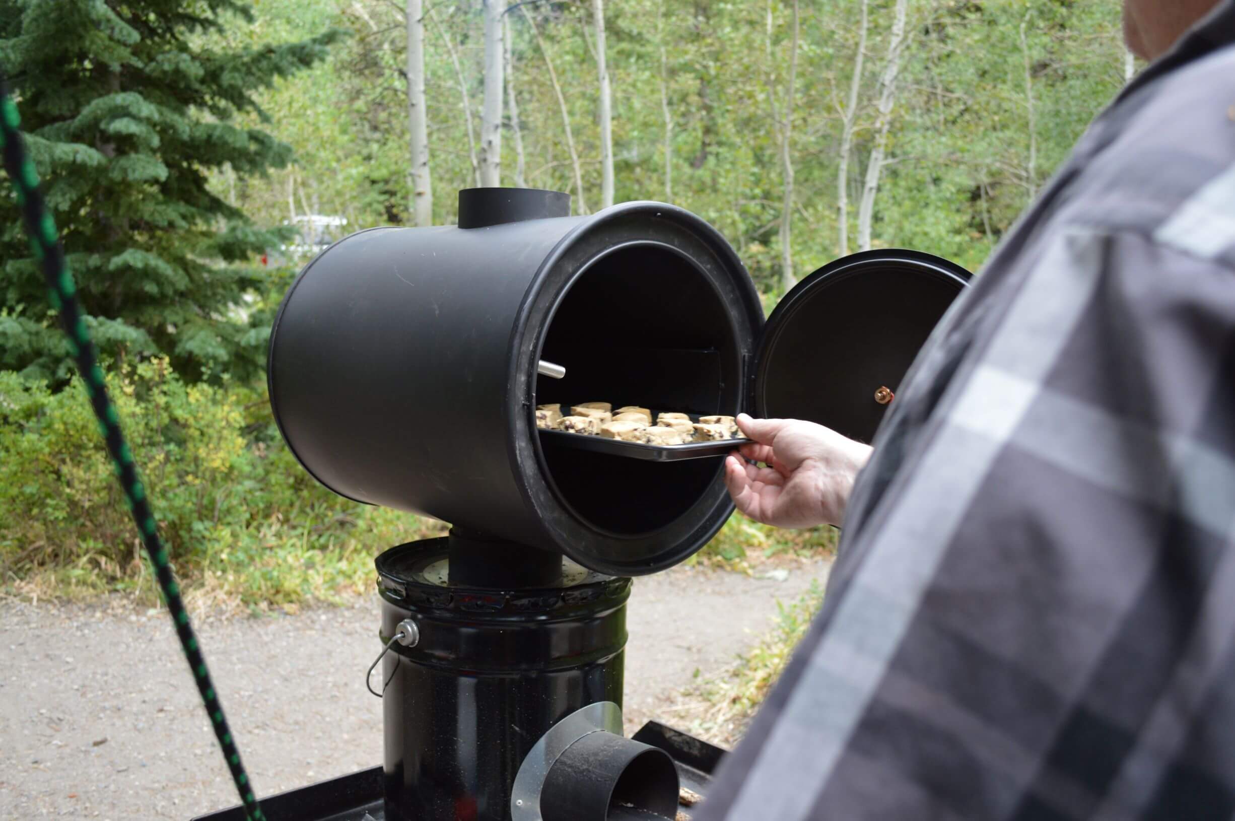 DIY_Preparedness_Rocket_Stoven_Using_Oven_For_Baking_Camping (5)-4mp